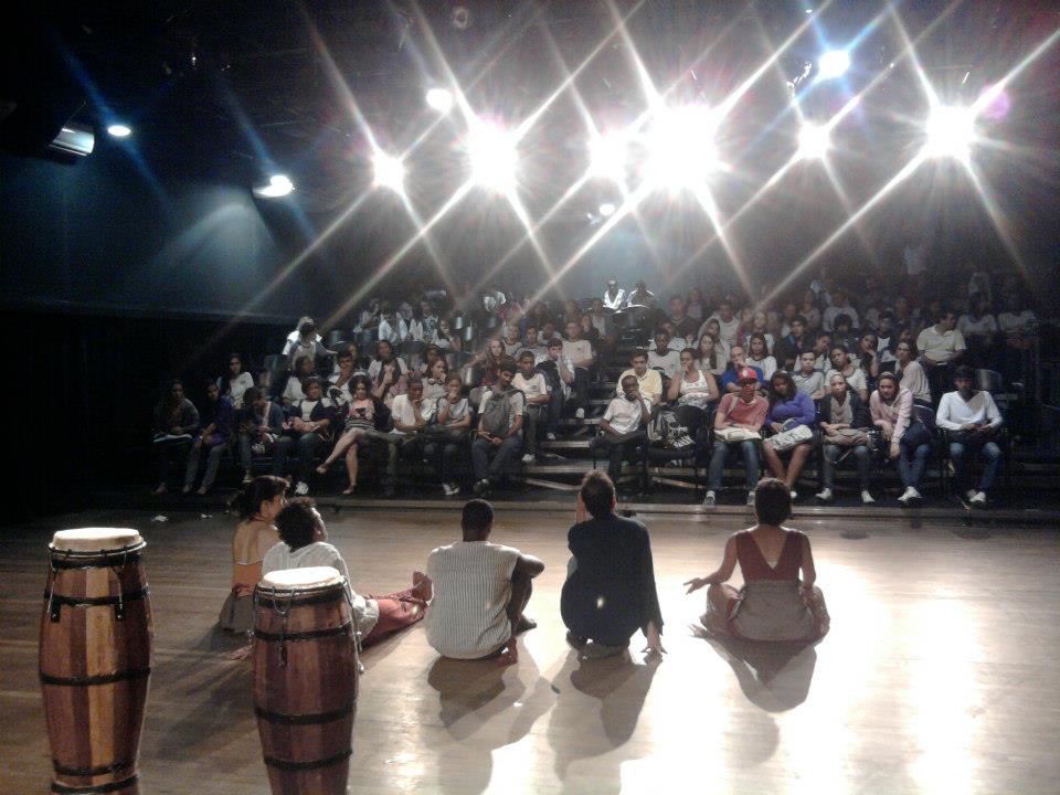Conversa com diretores e bailarinos no fim do espetáculo