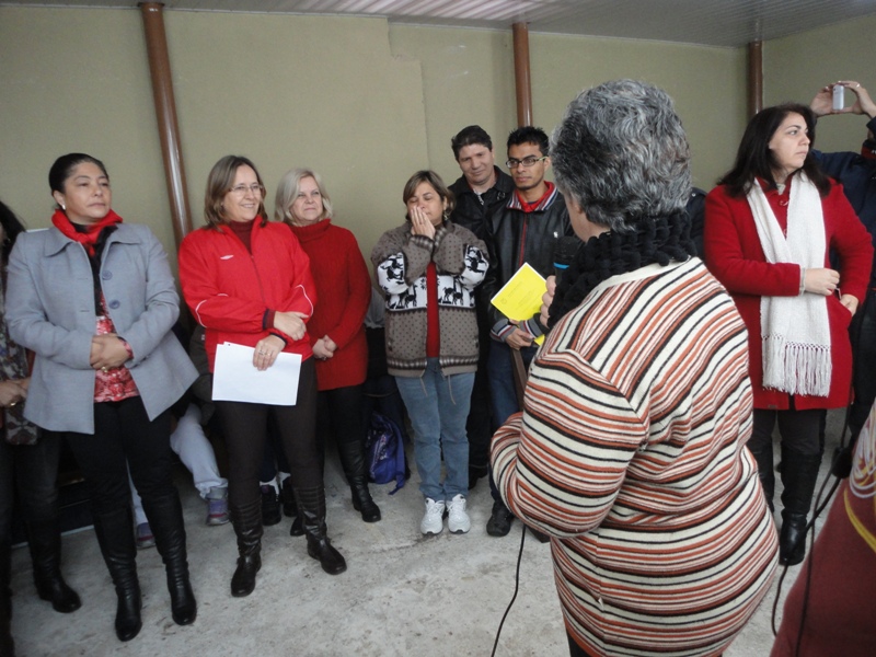 Estudante dando depoimento sobre a importância dos professores
