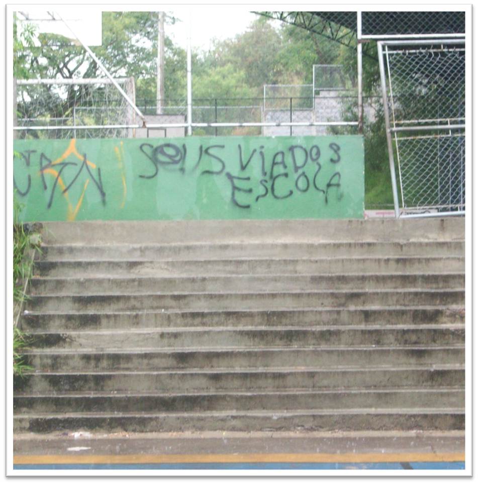 Pichação na escola